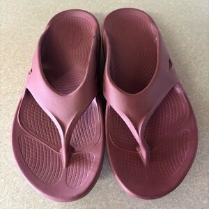 Oofos Original Outdoor Gorpcore Preppy Beach Vacation Resortwear Lake Sandals 9